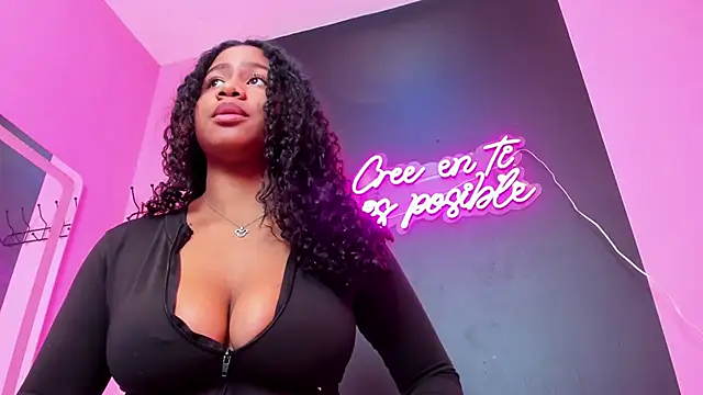 Snapshot of Sofi_Fox_ chatting on 03-04-25, 05:24 Sofi Fox  online show from 03-04-25, 05:24