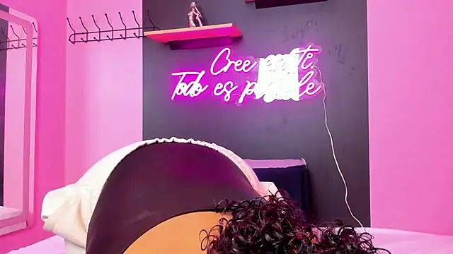 Snapshot of Sofi_Fox_ chatting on 03-09-25, 11:47 Sofi Fox  online show from 03-09-25, 11:47