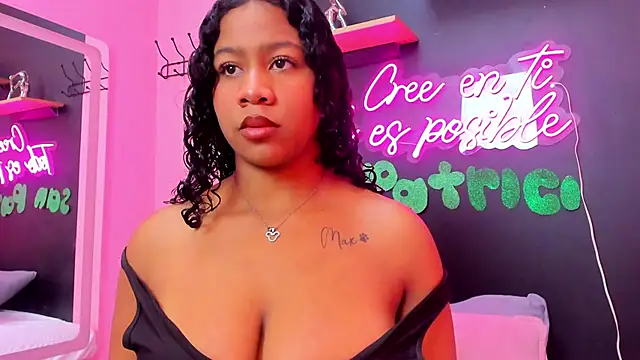 Snapshot of Sofi_Fox_ chatting on 03-18-25, 01:20 Sofi Fox  online show from 03-18-25, 01:20