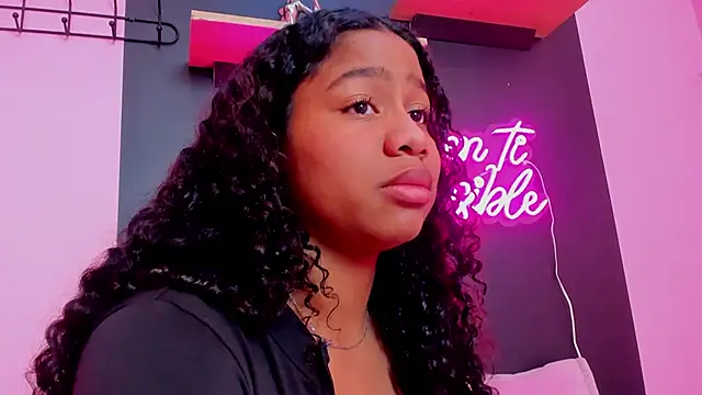 Snapshot of Sofi_Fox_ chatting on 03-20-25, 04:20 Sofi Fox  online show from 03-20-25, 04:20