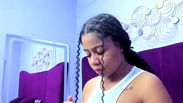 Snapshot of Sofi_Fox_ chatting on 09-16-25, 01:01 Sofi Fox  online show from 09-16-25, 01:01