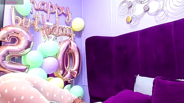 Snapshot of Sofi_Fox_ chatting on 09-23-25, 01:25 Sofi Fox  online show from 09-23-25, 01:25