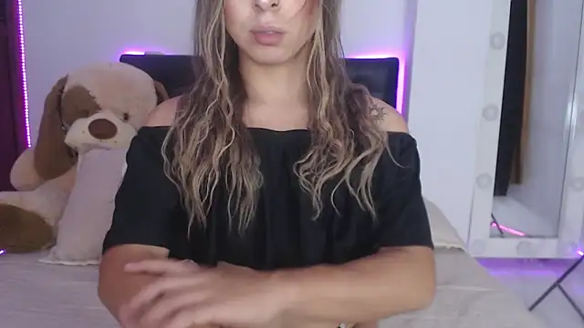 Sofieevans  online show from 02-18-25, 09:31