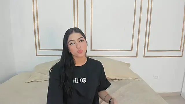 natalia aguirre1 online show from 01-25-25, 12:26