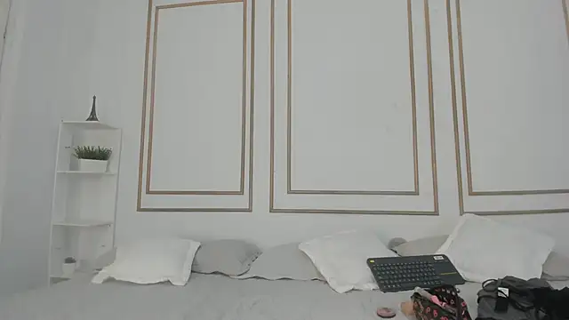 natalia aguirre1 online show from 02-18-25, 12:49