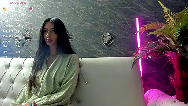 Snapshot of moona_ray chatting on 09-18-25, 07:27 moona ray online show from 09-18-25, 07:27