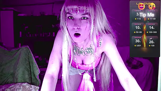 Snapshot of mischellemeow13 chatting on 11-30-25, 01:53 mischellemeow13 online show from 11-30-25, 01:53