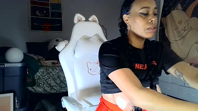 Snapshot of loveluna8 chatting on 02-04-25, 09:28 loveluna8 online show from 02-04-25, 09:28