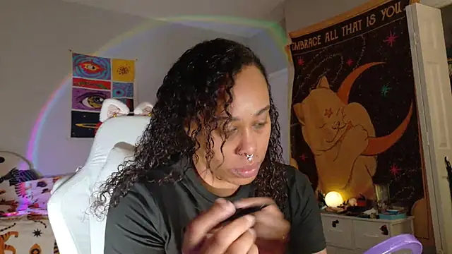 Snapshot of loveluna8 chatting on 02-10-25, 09:47 loveluna8 online show from 02-10-25, 09:47