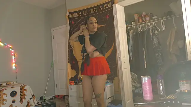 Snapshot of loveluna8 chatting on 02-12-25, 01:52 loveluna8 online show from 02-12-25, 01:52