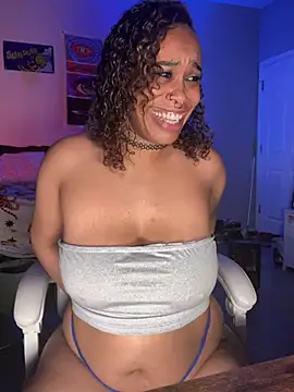 Snapshot of loveluna8 chatting on 03-12-25, 04:08 loveluna8 online show from 03-12-25, 04:08