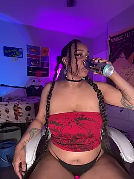 Snapshot of loveluna8 chatting on 03-13-25, 06:16 loveluna8 online show from 03-13-25, 06:16