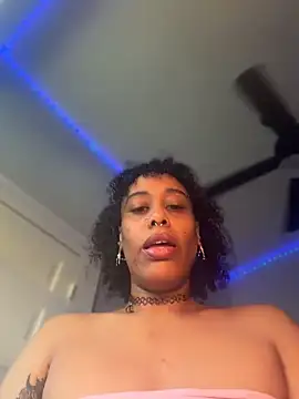 loveluna8 online show from 04-27-26, 01:42