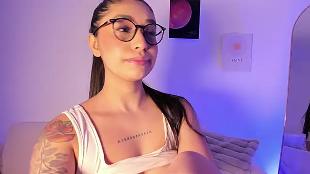 Snapshot of sensualhaven_ chatting on 11-30-25, 12:47 sensualhaven online show from 11-30-25, 12:47