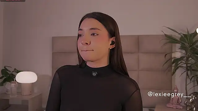 lexiee grey  online show from 04-11-26, 11:58