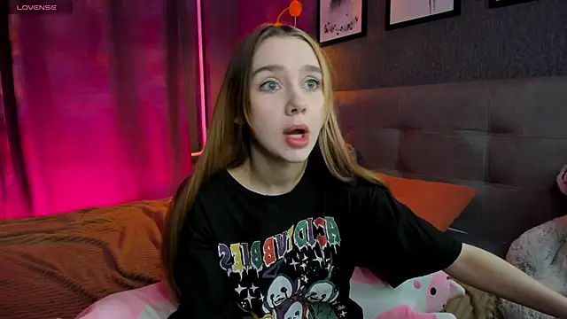 Lesi Moonie01 online show from 11-06-25, 09:21