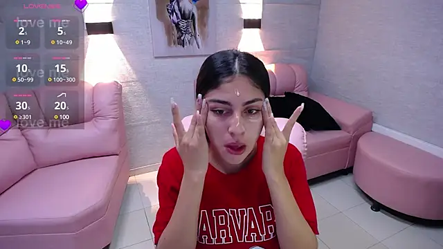 Snapshot of Alaya_cute chatting on 02-11-25, 10:39 Alaya cute online show from 02-11-25, 10:39