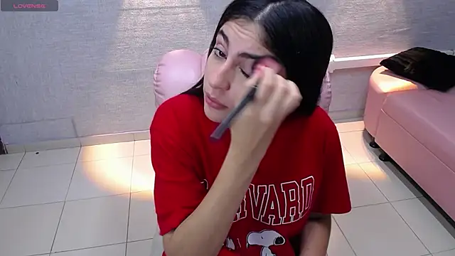 Snapshot of Alaya_cute chatting on 03-22-25, 01:11 Alaya cute online show from 03-22-25, 01:11