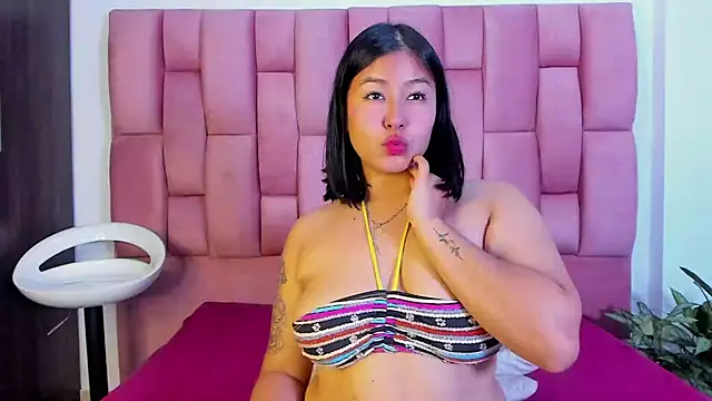 EmmaRossem online show from 01-10-25, 10:25