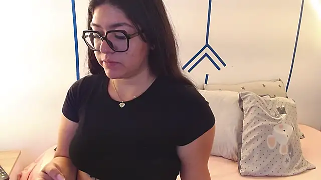 Snapshot of EsmeraldaSantoss chatting on 12-09-24, 12:30 EsmeraldaSantoss online show from 12-09-24, 12:30