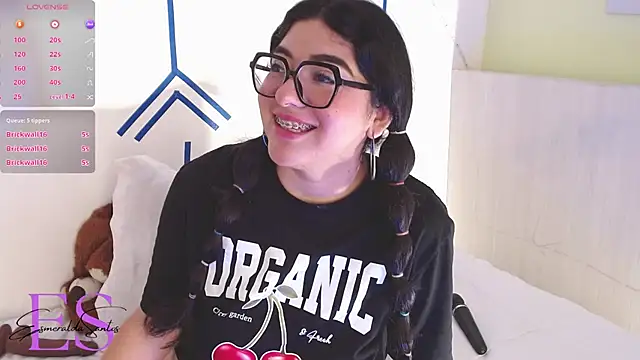 Snapshot of EsmeraldaSantoss chatting on 12-30-24, 03:35 EsmeraldaSantoss online show from 12-30-24, 03:35