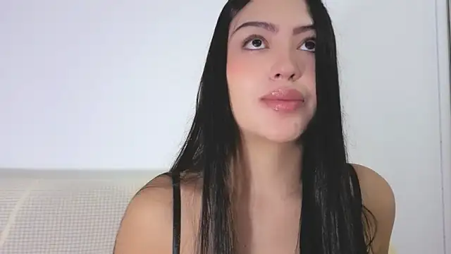 Snapshot of Sweet-Sophiee chatting on 03-16-26, 04:40 Sweet-Sophiee online show from 03-16-26, 04:40