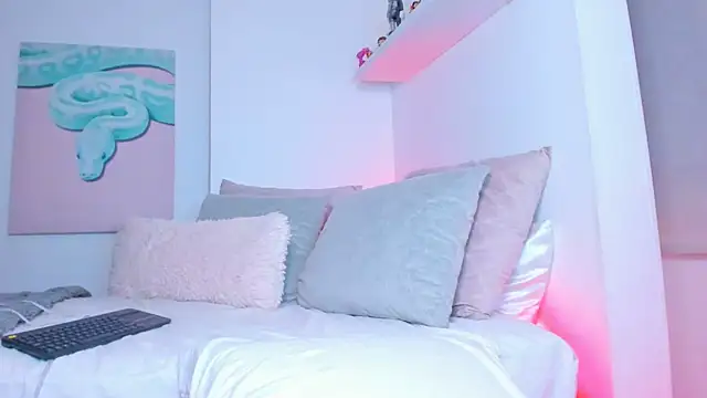 Snapshot of Alexis_Rosse chatting on 12-15-24, 03:34 Alexis Rosse online show from 12-15-24, 03:34