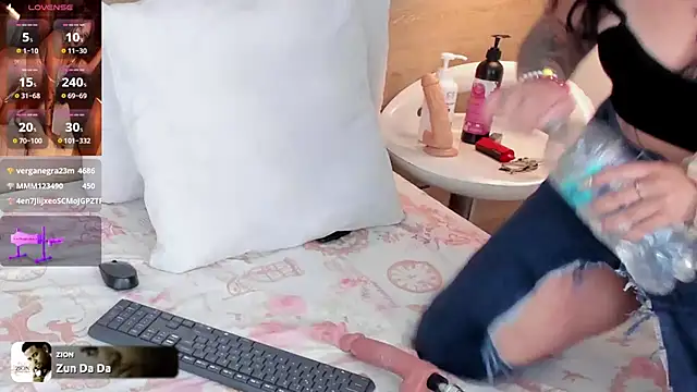 Megansttein  online show from 02-15-25, 01:42