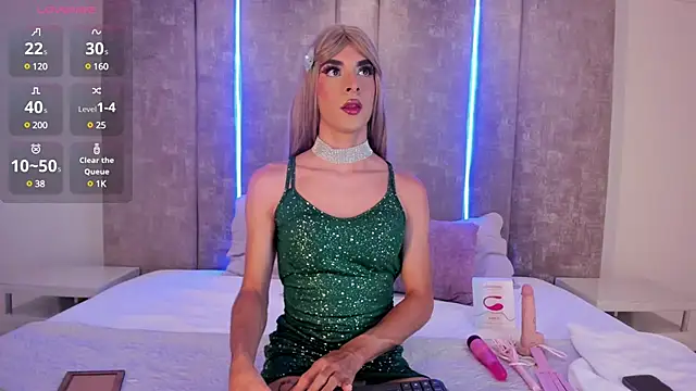 Snapshot of MaxiRogers chatting on 03-11-25, 09:04 MaxiRogers online show from 03-11-25, 09:04