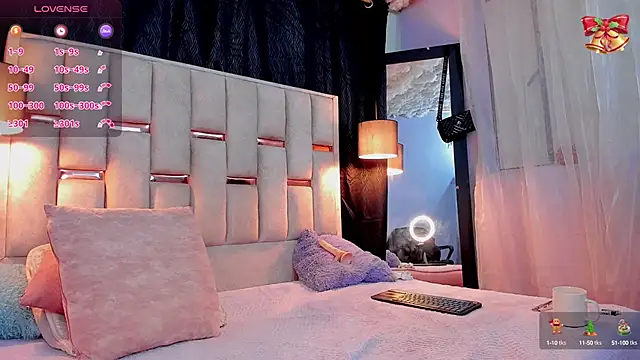 Snapshot of Nathan_Smith_ chatting on 01-09-25, 10:52 Nathan Smith  online show from 01-09-25, 10:52