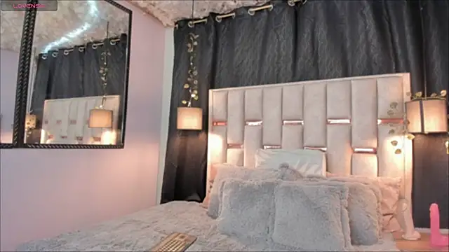 Snapshot of Nathan_Smith_ chatting on 02-24-25, 07:52 Nathan Smith  online show from 02-24-25, 07:52