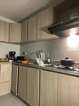 Snapshot of HollyHudsonn chatting on 03-17-25, 04:08 HollyHudsonn online show from 03-17-25, 04:08