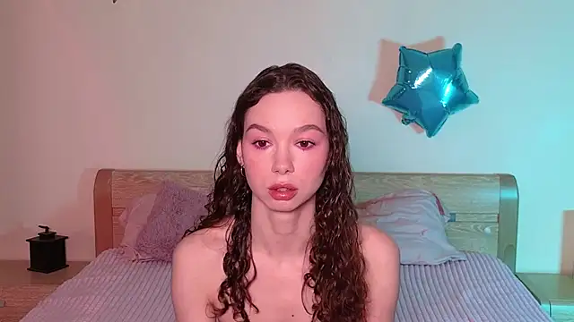 Snapshot of katycrown chatting on 12-08-24, 10:19 katycrown online show from 12-08-24, 10:19