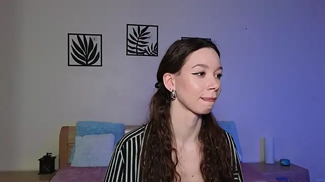 Snapshot of katycrown chatting on 03-13-25, 07:06 katycrown online show from 03-13-25, 07:06