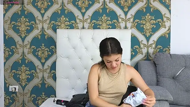 lilimini032 online show from 12-27-24, 01:32