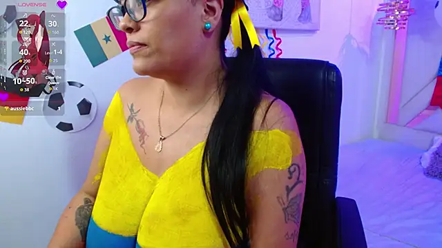 Snapshot of violletha chatting on 06-11-26, 12:58 violletha online show from 06-11-26, 12:58
