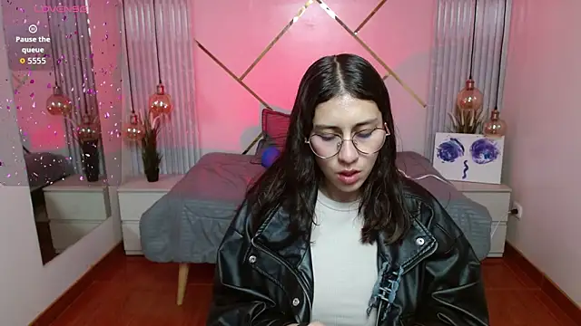 Lita Rogers online show from 04-03-26, 01:42