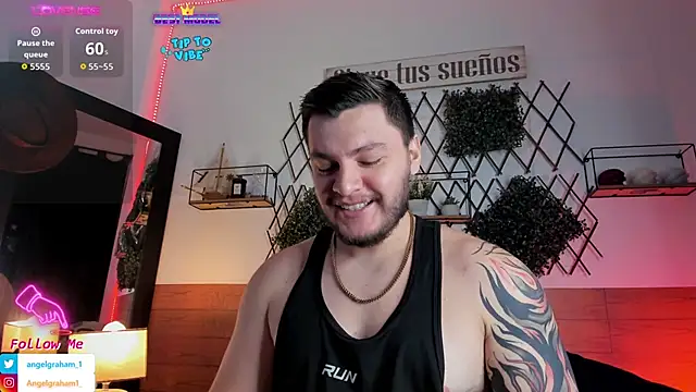 Snapshot of Angelgraham_1 chatting on 09-30-25, 03:28 Angelgraham 1 online show from 09-30-25, 03:28
