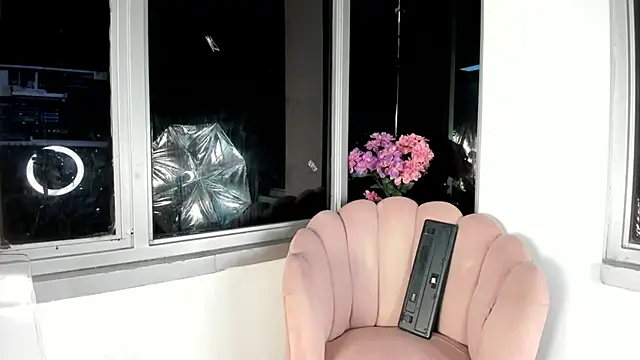 Snapshot of Megan_Lim chatting on 01-11-25, 10:29 Megan Lim online show from 01-11-25, 10:29