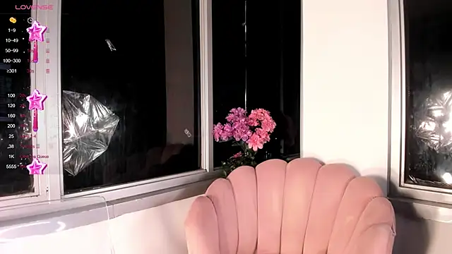 Snapshot of Megan_Lim chatting on 01-12-25, 10:23 Megan Lim online show from 01-12-25, 10:23