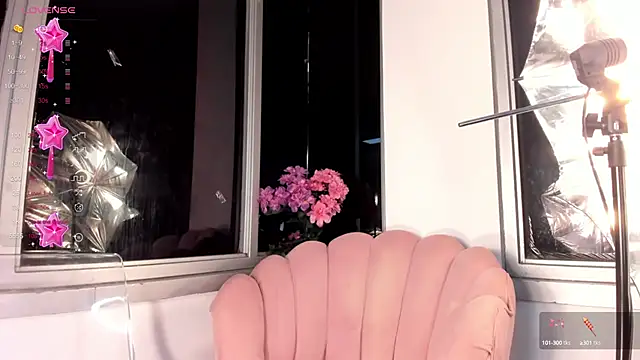 Snapshot of Megan_Lim chatting on 01-13-25, 10:25 Megan Lim online show from 01-13-25, 10:25