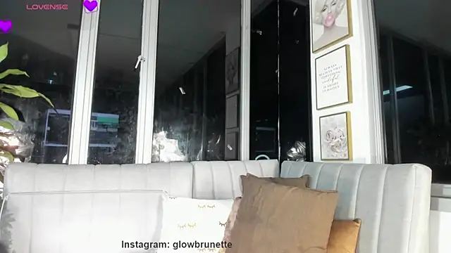 Snapshot of Megan_Lim chatting on 02-06-25, 10:37 Megan Lim online show from 02-06-25, 10:37