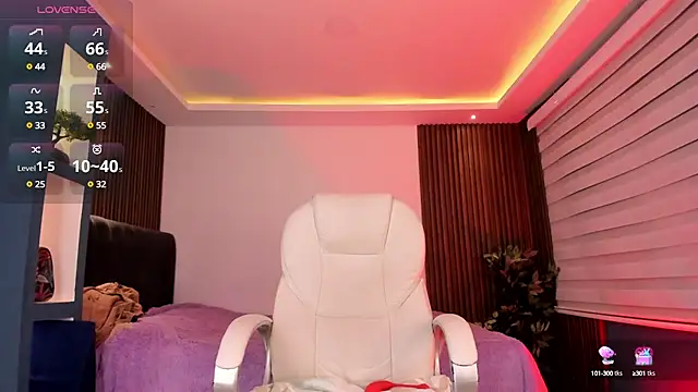 Lucy Smith2 online show from 12-30-24, 04:31