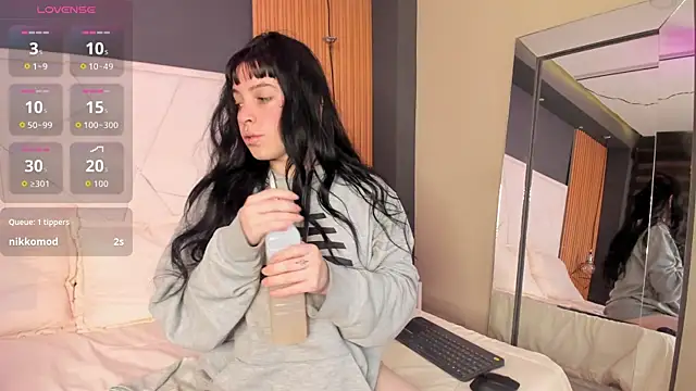 Lucy Smith2 online show from 09-23-25, 08:45