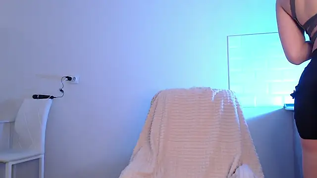 Eva Hailey  online show from 04-29-26, 03:54