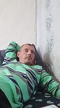 Snapshot of MachoXRallph chatting on 10-25-25, 12:13 MachoXRallph online show from 10-25-25, 12:13