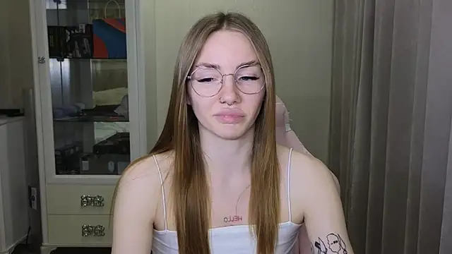 Snapshot of littlevildevil chatting on 12-05-24, 02:22 littlevildevil online show from 12-05-24, 02:22