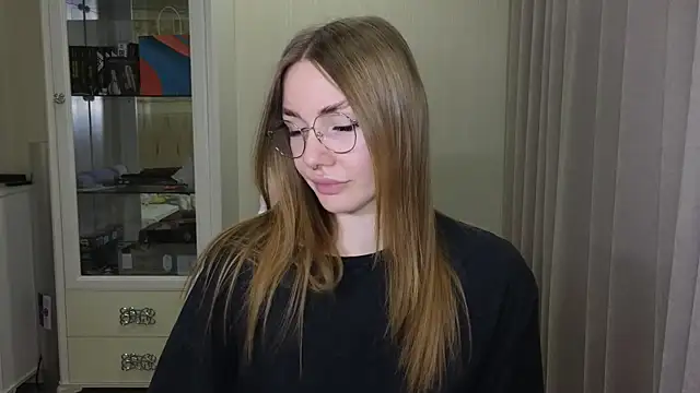 Snapshot of littlevildevil chatting on 12-07-24, 12:35 littlevildevil online show from 12-07-24, 12:35