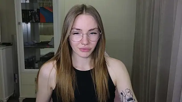 Snapshot of littlevildevil chatting on 12-09-24, 03:00 littlevildevil online show from 12-09-24, 03:00