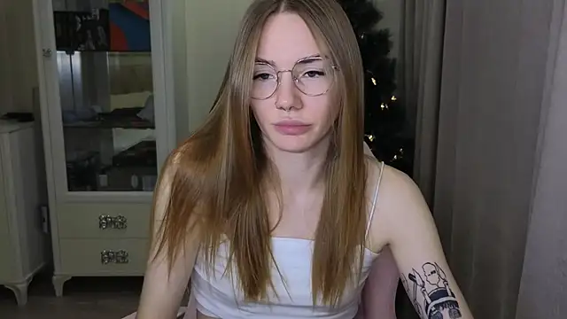 Snapshot of littlevildevil chatting on 12-13-24, 12:06 littlevildevil online show from 12-13-24, 12:06